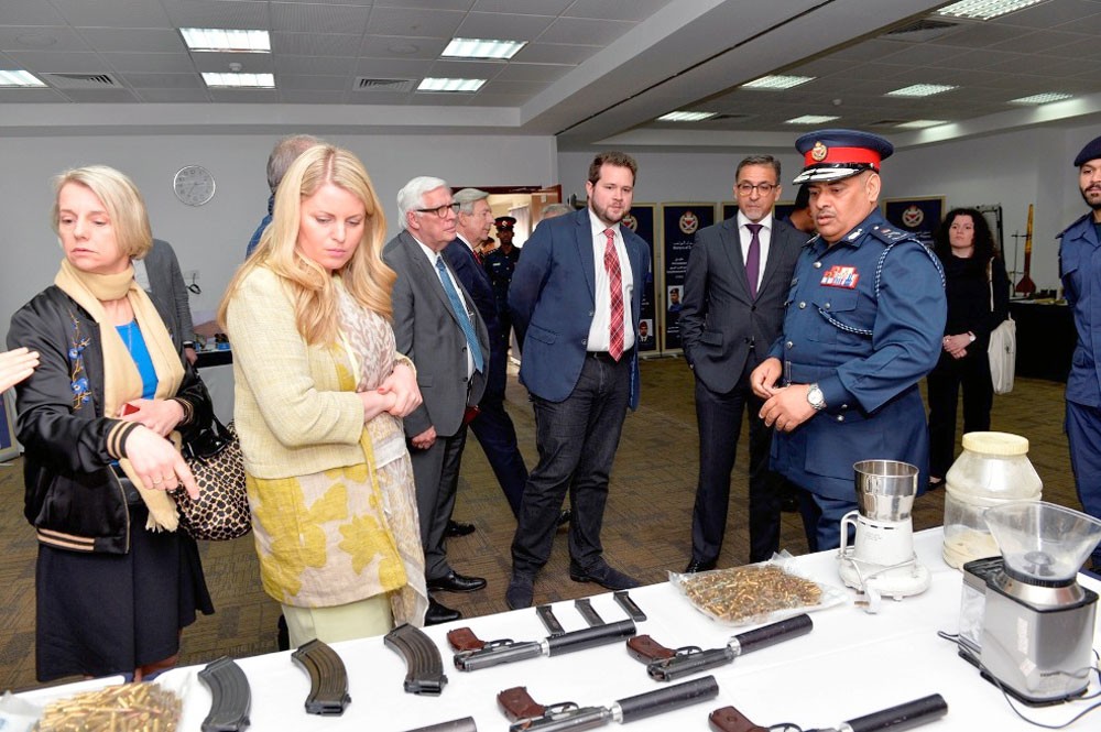 رئيس الأمن العام يعرض على وفد البرلمان الأوروبي الجهود الأمنية للتصدي للأعمال الإرهابية المدعومة من إيران