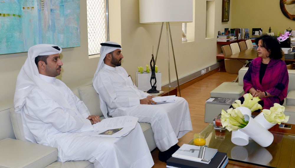 الشيخة ميّ تستقبل الرئيس التنفيذي لهيئة التخطيط والتطوير العمراني