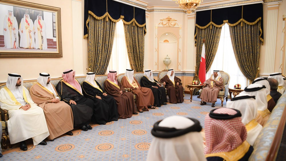 رئيس الوزراء يؤكد أن لا مصلحة تعلو على مصلحة الوطن