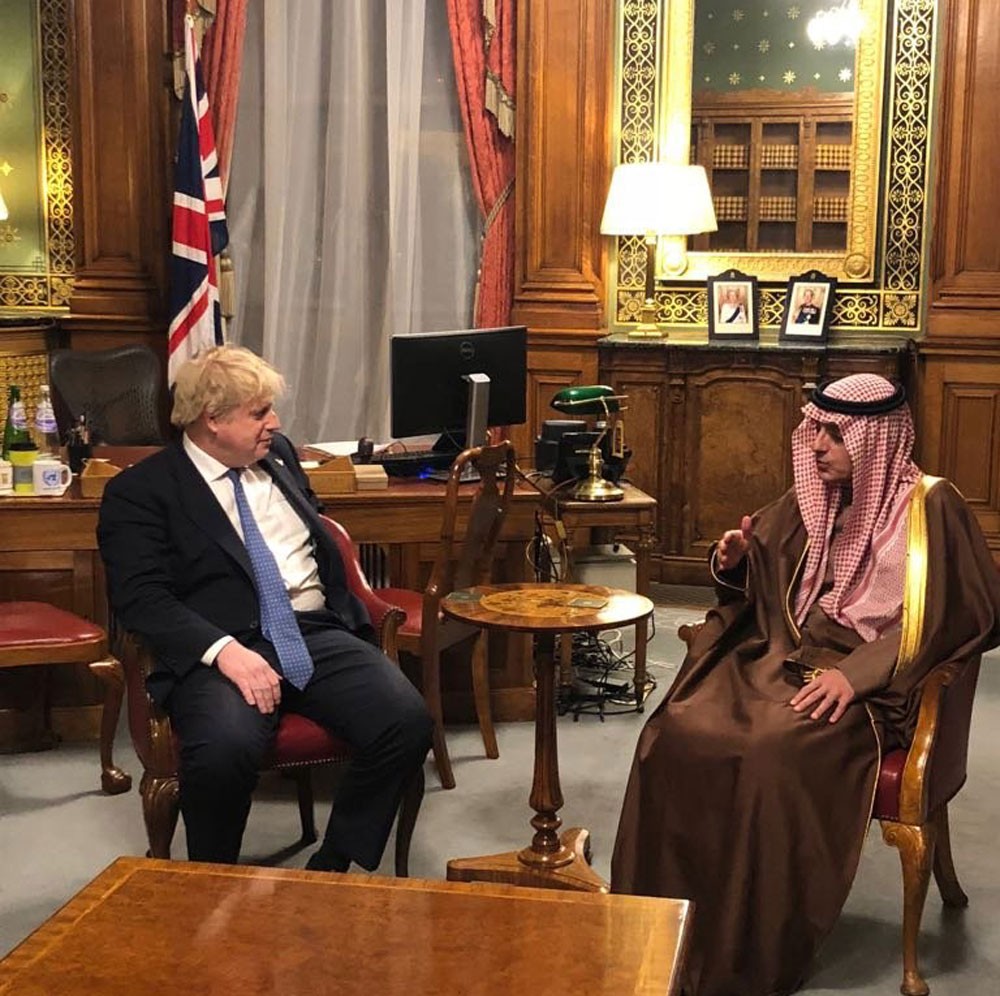 جونسون: الكل يتفهم سعي السعودية لحماية حدودها