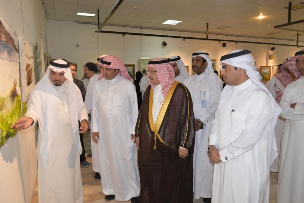 معرض مبحرون بفنون الدمام ..حين تعزف الريشة الألوان لتتناغم مع الطبيعة