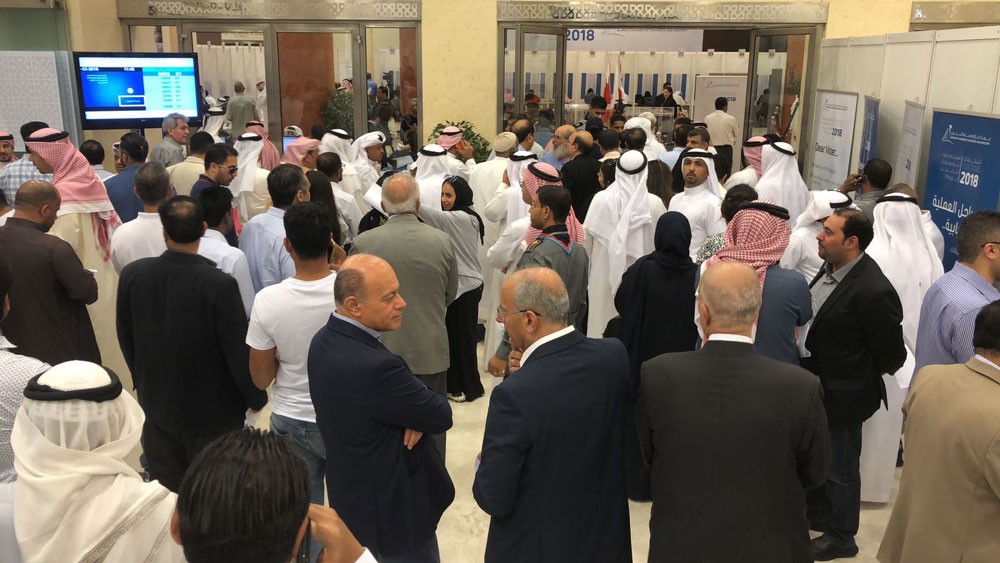 علاقات ودية تربط المتنافسين على مقاعد الغرفة