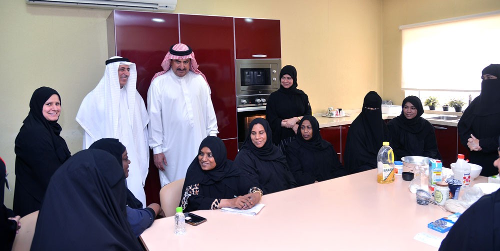 الدوسري يؤكد أهمية الارتقـاء بمستوى الخدمات الاجتماعية والعمالية للمواطنين