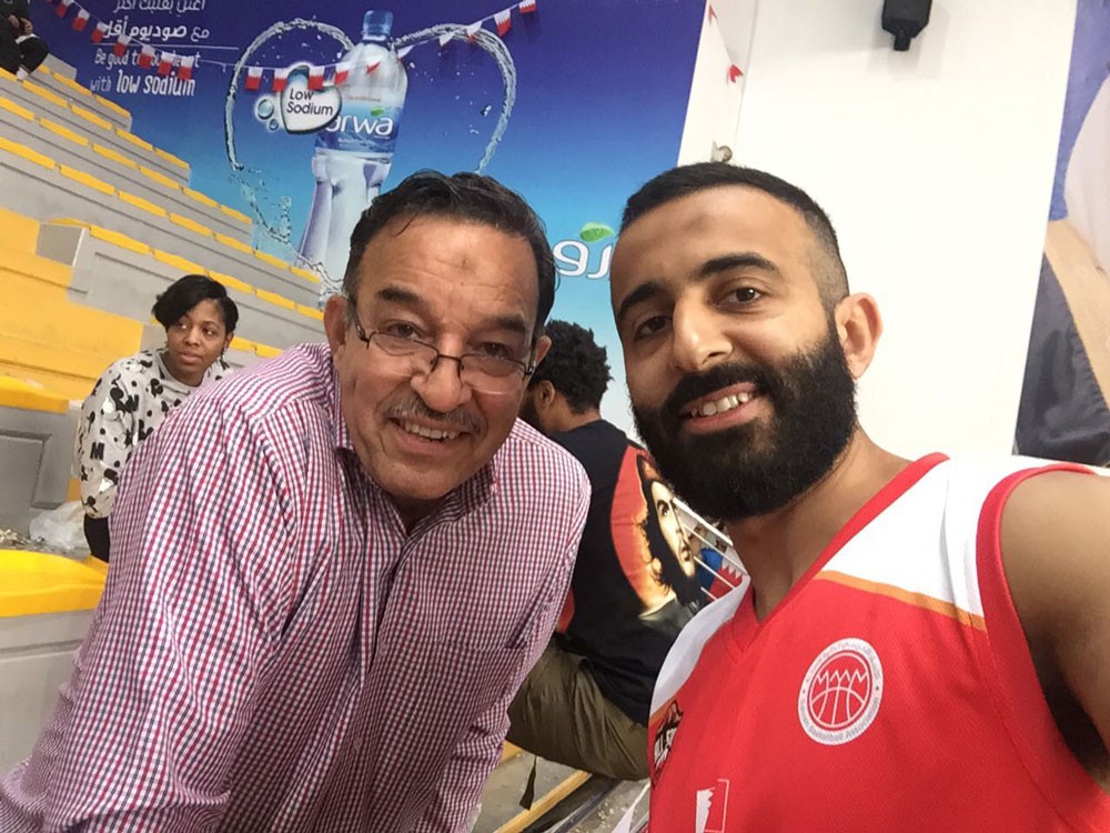 علي شاكر .. ظاهرة فريدة في الملاعب الرياضية