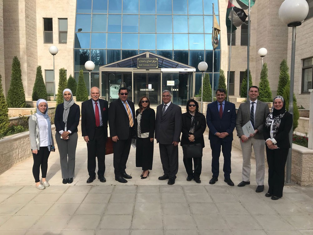وفد صحي يزور الجامعة الأردنية للإطلاع على  تطبيق "البحوث السريرية"