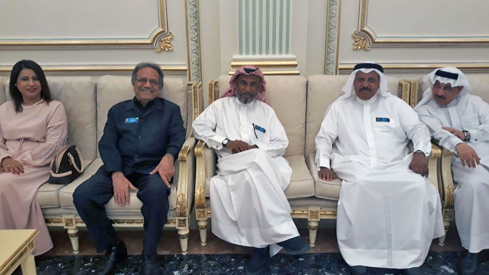 فنانو البحرين ينيرون سماء أيام الشارقة المسرحية