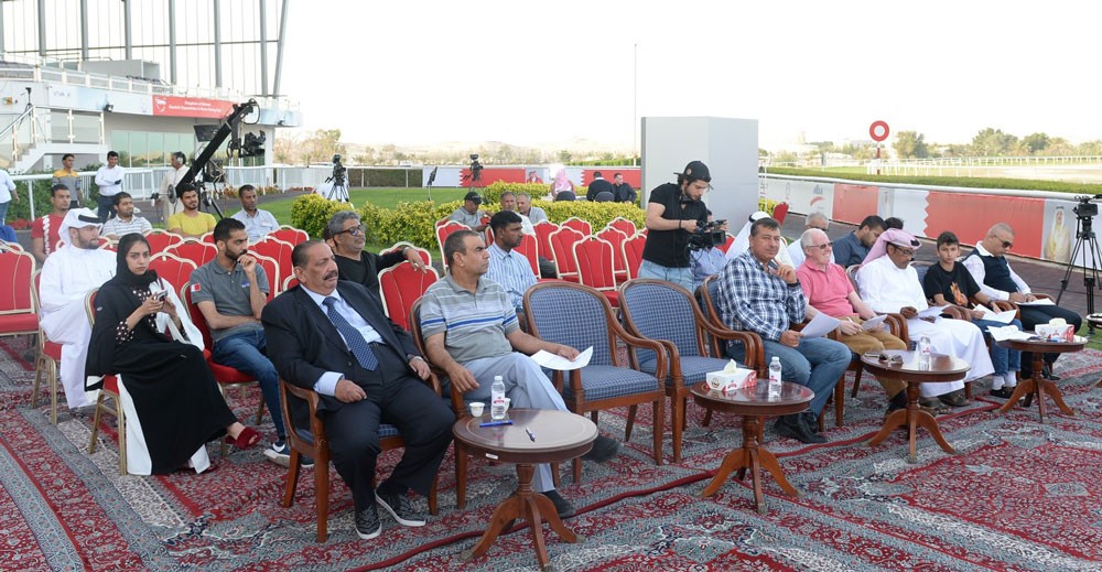 الفرسان العالميين يصلون البحرين اليوم.. وإستعدادات مكثفة لمهرجان كأس الملك