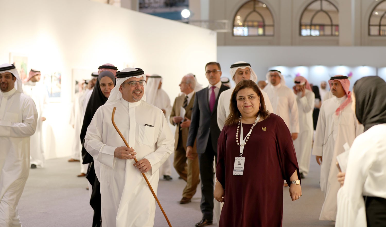 ولي العهد: الفن لغة انسانية نبيلة استطاع الفنان البحريني أن يضيف إليها بعدا آخر