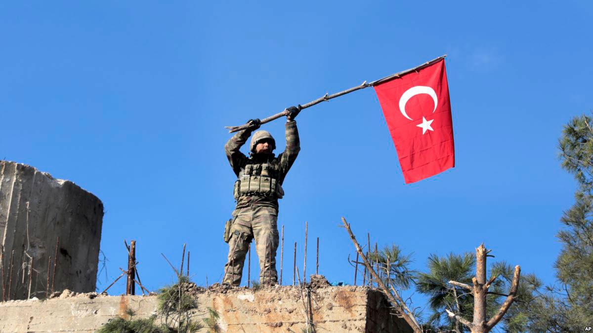 أردوغان يعلن السيطرة على عفرين ورفع العلم التركي