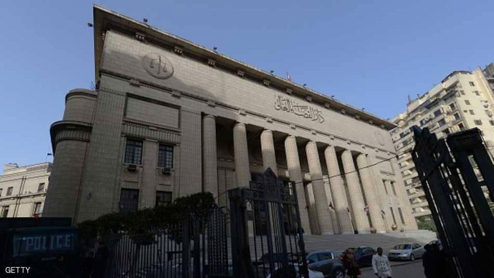 رشوة المليون الدولار تحيل مسؤول مصري إلى الجنايات