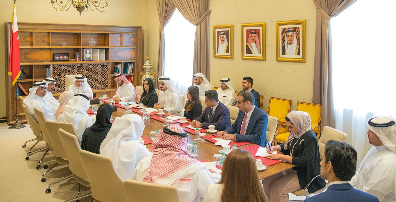 ولي العهد: مواصلة العمل لدعم برامج الاستثمار في العنصر البشري