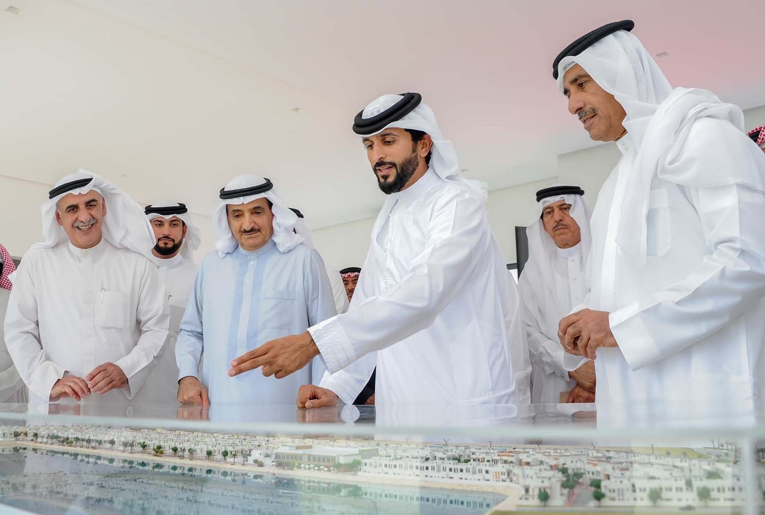 سمو الشيخ ناصر يدشن مشروع "دانات اللوزي"