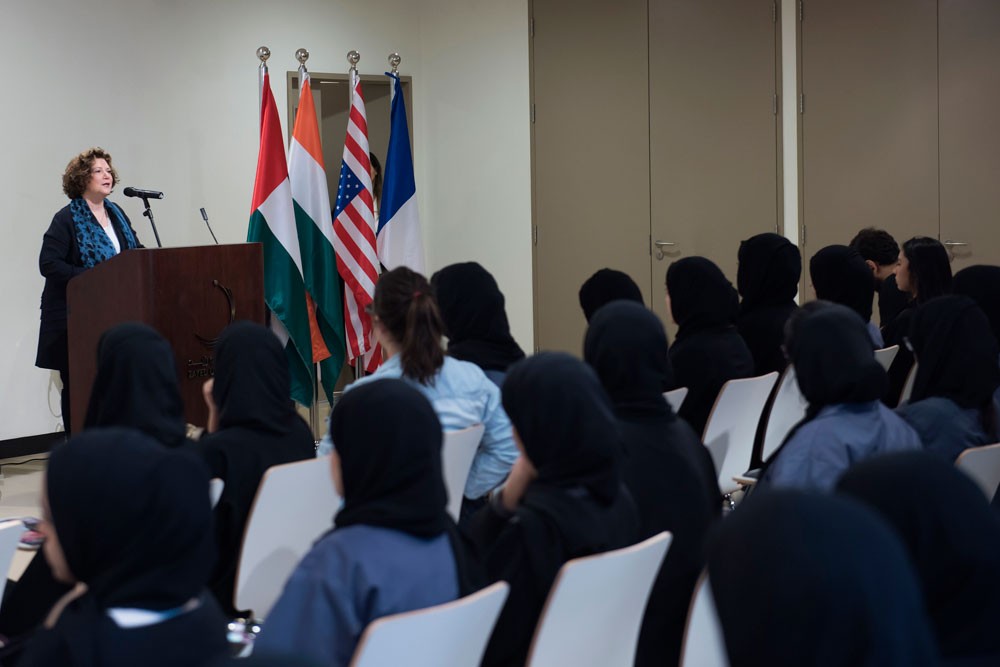 سلسلة الندوات الحوارية "رواق الفكر" تعود في مهرجان أبوظبي