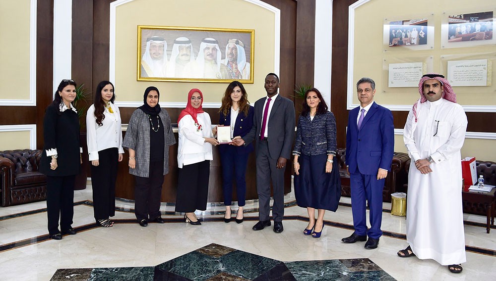 "المرأة والطفل" تستقبل وفدًا من طلبة جامعة جون هوبكنز