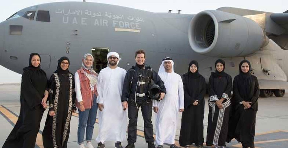 توم كروز يصور فيلم ’مهمة مستحيلة: السقوط’ في أبوظبي