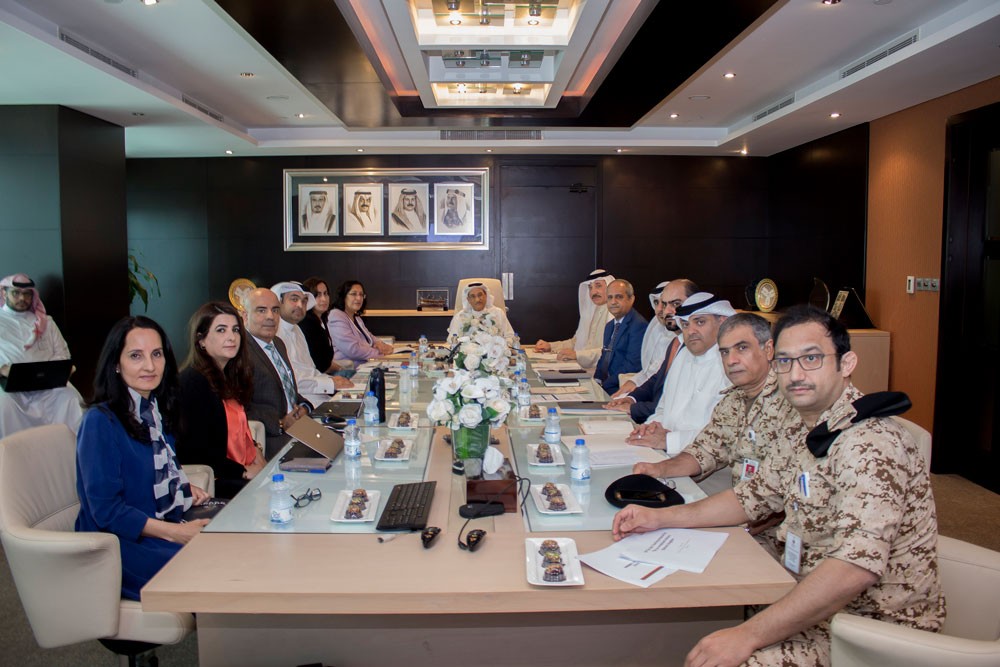 توظيف الأطباء الخريجين العاطلين بالشراكة بين عدة وزارات وهيئات حكومية