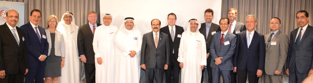 ميرزا يقدم عرضا مرئيا حول الطاقة المتجددة في البحرين