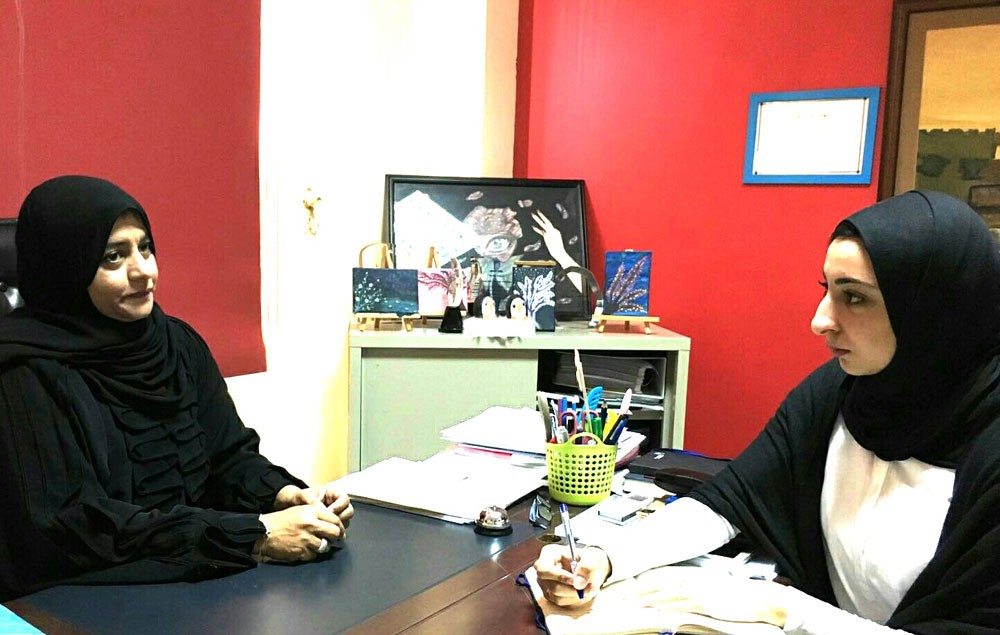 الرسامة مها غزال: المحرقي مثلي الأعلى.. وأطمح بتخريج جيل من الموهوبين