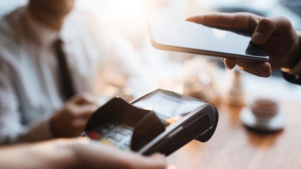 السعودية.. تحويل الهواتف الذكية لبطاقات صراف آلي قريباً