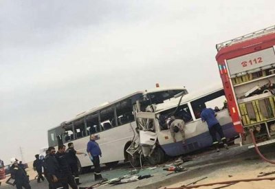 وفاة 14 شخصا جراء تصادم حافلتين بالكويت