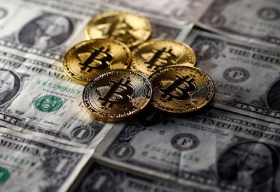هكذا تطيح "البيتكوين" بالسيطرة الأمريكية العالمية