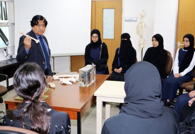 "المعرفة الثانوية" تزور متحف التشريح ومركز المحاكاة بجامعة الخليج العربي