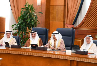 سمو رئيس الوزراء يوجه: مواصلة عمليات التنقيب والاستكشاف لزيادة إنتاج النفط والغاز