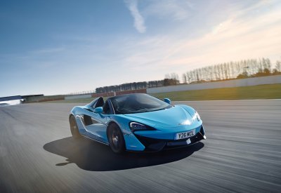 Track Pack الجديدة لسيارة ماكلارين 570S Spider تعزز مكانتها الرائدة