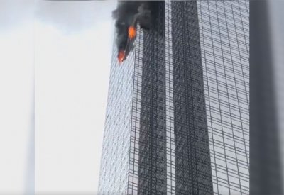 الرئيس الأميركي يغرد عن إخماد حريق برج ترمب