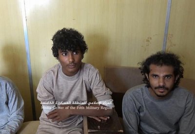 الجيش اليمني يأسر 4 حوثيين ويرسل أحدهم للعلاج بالسعودية