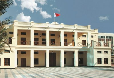 المحكمة الدستورية تستقبل طلبة وطالبات كلية الحقوق بجامعة العلوم التطبيقية 