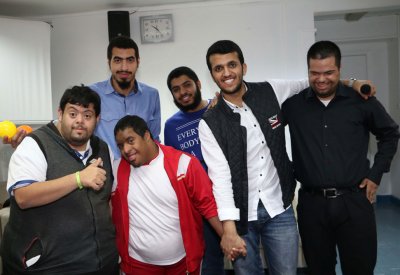 طلبة الطب بجامعة الخليج ينفذون برنامجاً ترفيهياً لأعضاء الجمعية البحرينية لمتلازمة داون