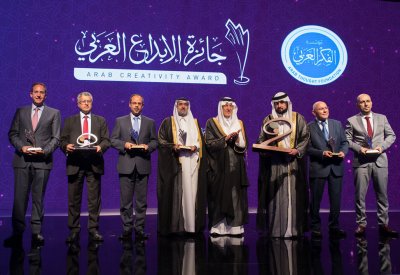 أحمد بن محمد بن راشد يكرّم الفائزين بجائزة الإبداع العربي 2017