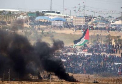 مقتل فلسطيني وإصابة المئات في مواجهات غزة