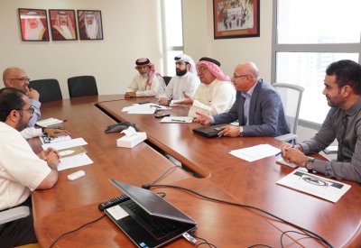 الأولمبية تطلع على برامج اتحادي الفروسية وسباقات القدرة و الريشة والإسكواش