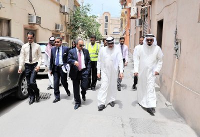 وزير الأشغال من مروزان: "عمر الطرق انتهى.. سنزيلها ونرصفها"