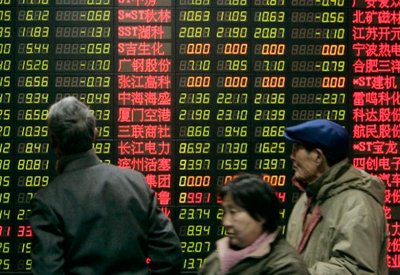 الأسواق الصينية تتراجع بقوة بسبب تشريعات جديدة