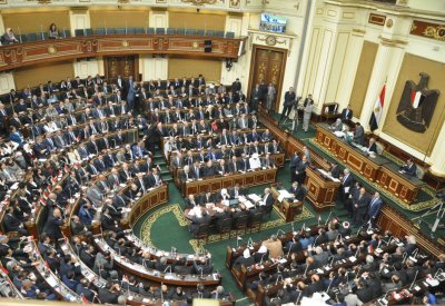 البرلمان المصري يقر قانونا لمصادرة أموال "الإرهابيين"