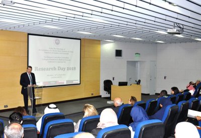 كلية الطب بــ"الخليج العربي" تخصص 200 ألف دينار للأبحاث العلمية