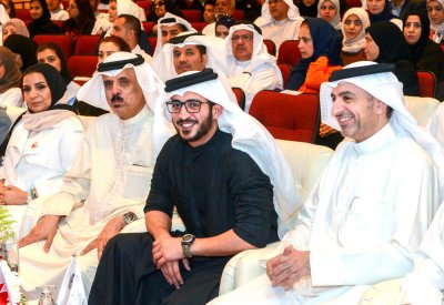 خالد بن حمد: نتطلع لتعزيز مفهوم الإنسانية وحث الطلبة على المشاركة في بناء المجتمع