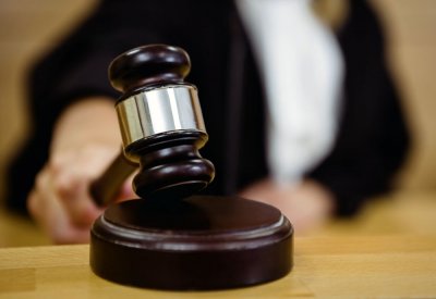 الحبس 6 أشهر لأم أهملت ابنها المعاق وبراءة والده