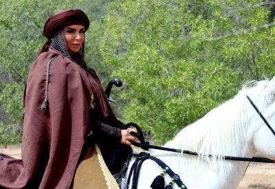 الفنانة أميرة سمير الى جانب قصي خولي في هارون الرشيد