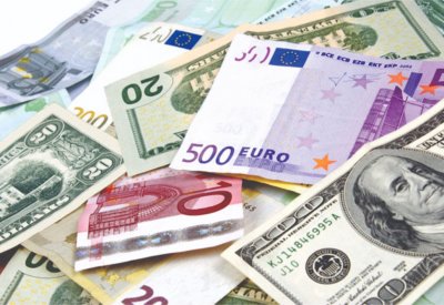 اليورو يعود صوب مستوى 1.24 دولار مع انخفاض العملة الأمريكية