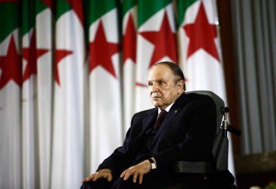 700 ألف طلب لكي يرشح بوتفليقة نفسه لولاية خامسة