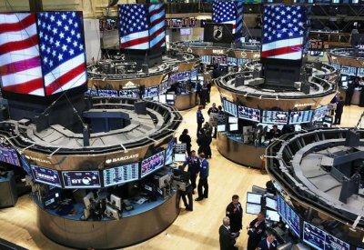 المؤشرات الأمريكة تنهي الأسبوع على تراجعات جماعية بفعل خسائر لأسهم شركات التكنولوجيا