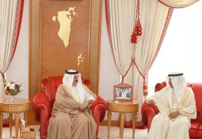 جلالة الملك المفدى يستعرض مع سمو رئيس الوزراء وسمو ولي العهد عددا من قضايا الشأن المحلي