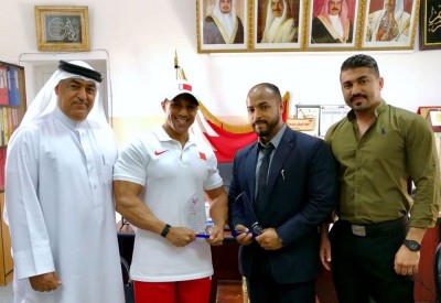 بدر سلطان يقدم محاضرة (نمط الحياة) بمدرسة عمر بن الخطاب