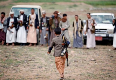 قذيفة حوثية تقتل طفلة في حيس