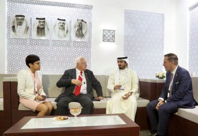 رئيس هيئة السياحة والمعارض يلتقي بعدد من المسؤولين والشركات العالمية في معرض سوق السفر العربي