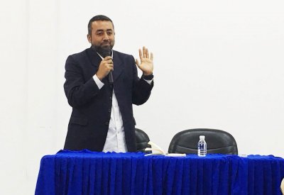 مشاركة بحرينية في معرض أبوظبي للكتاب